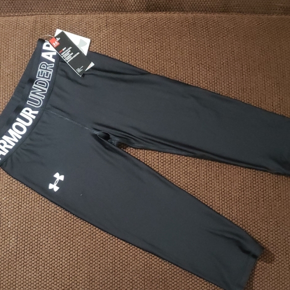 Under Armour Pants - UNDER ARMOUR Women's Cropped Capri Leggings Small